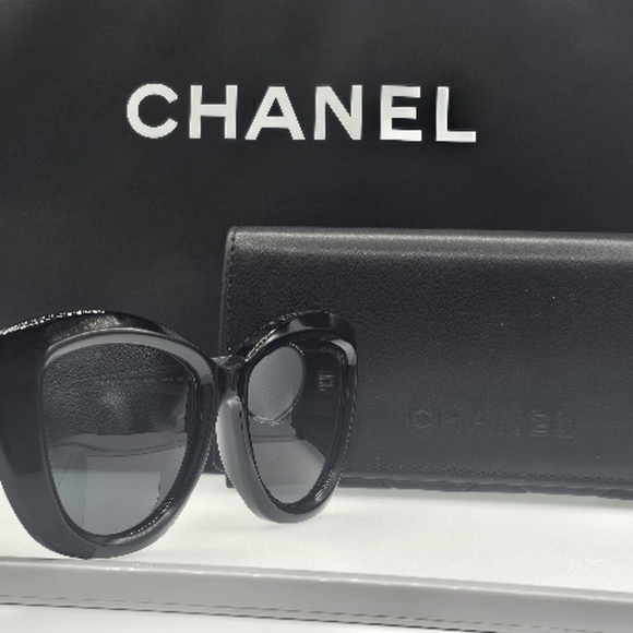 CHANEL Black Sunglasses with Heart Decor - Picture 5 of 15